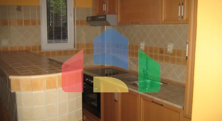 Трехэтажный дом с апартаментами в Шушани,Бар