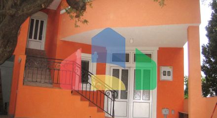 Трехэтажный дом с апартаментами в Шушани,Бар