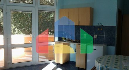 Трехэтажный дом с апартаментами в Шушани,Бар