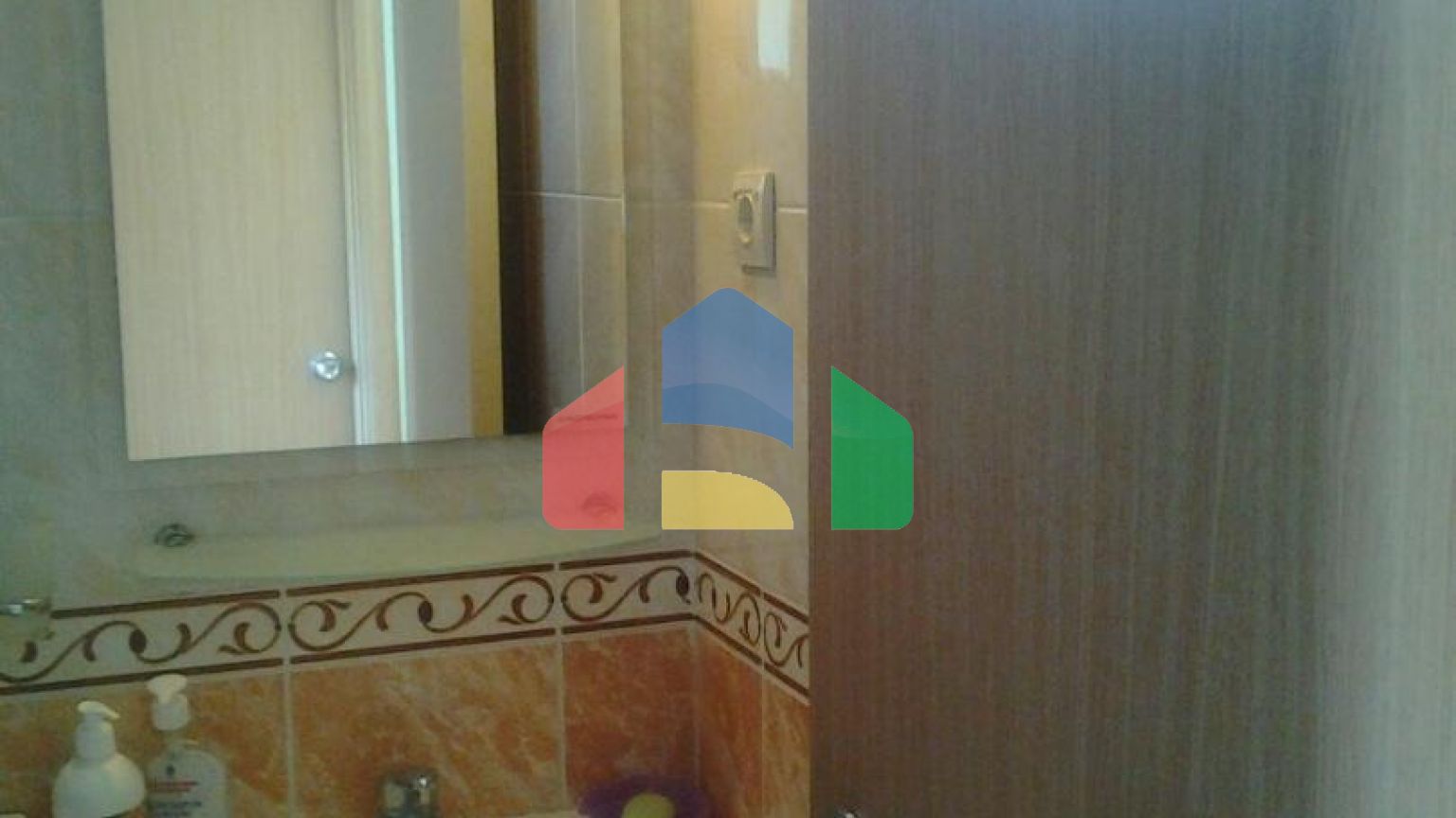 Трехэтажный дом с апартаментами в Шушани,Бар