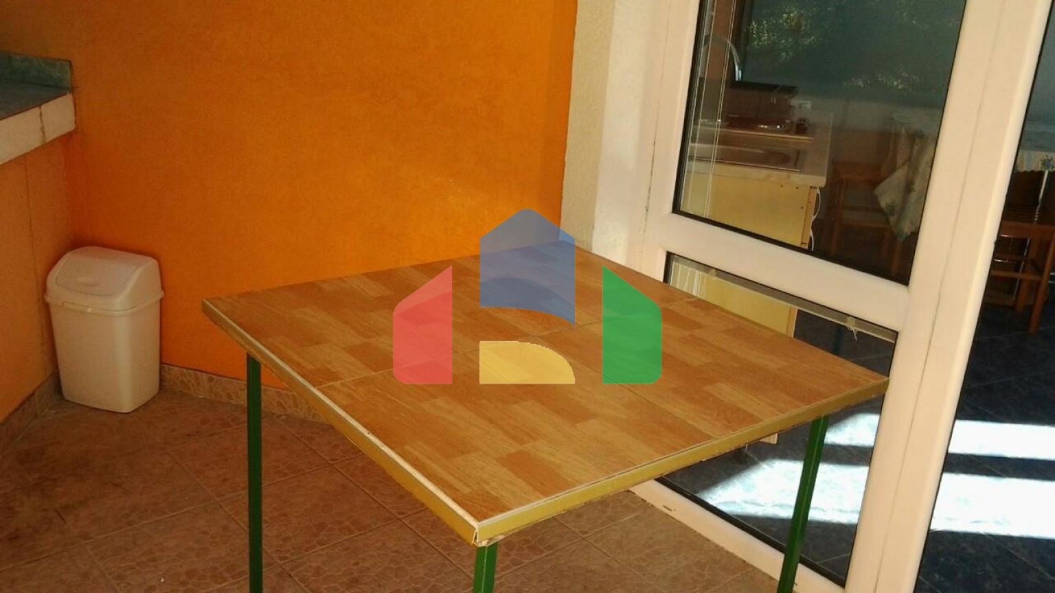 Трехэтажный дом с апартаментами в Шушани,Бар