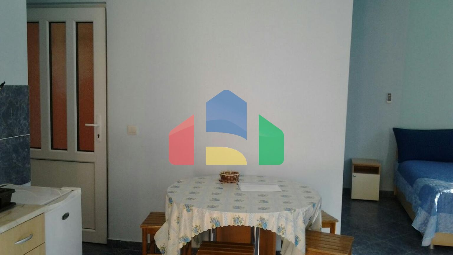 Трехэтажный дом с апартаментами в Шушани,Бар