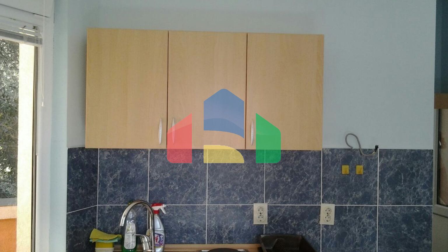 Трехэтажный дом с апартаментами в Шушани,Бар