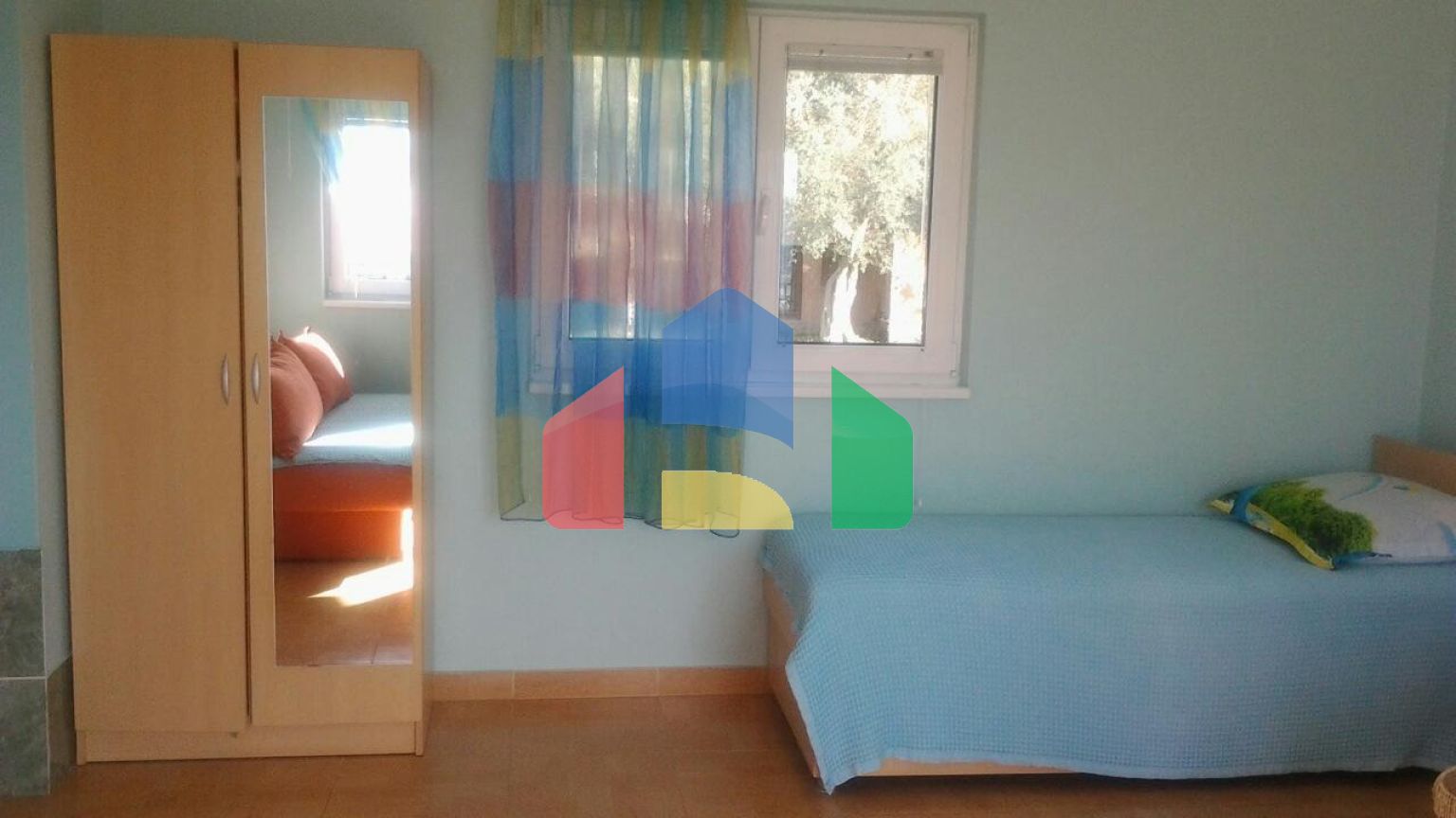 Трехэтажный дом с апартаментами в Шушани,Бар