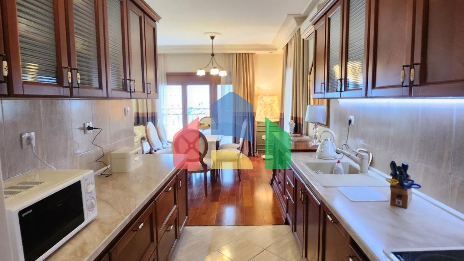 Просторная квартира в центре города Бар