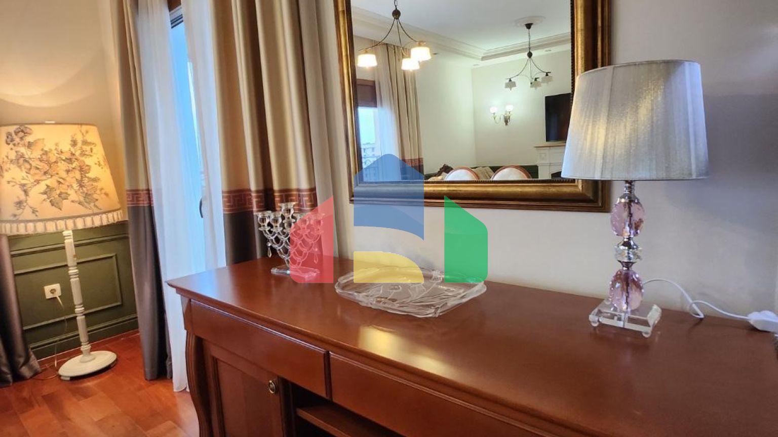 Просторная квартира в центре города Бар