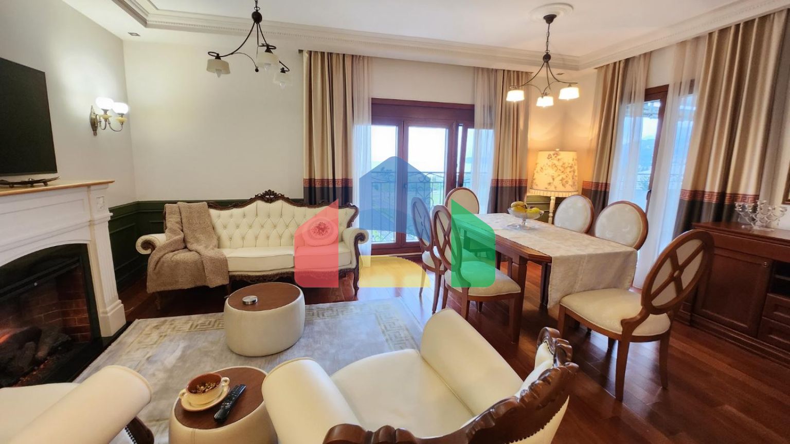 Просторная квартира в центре города Бар