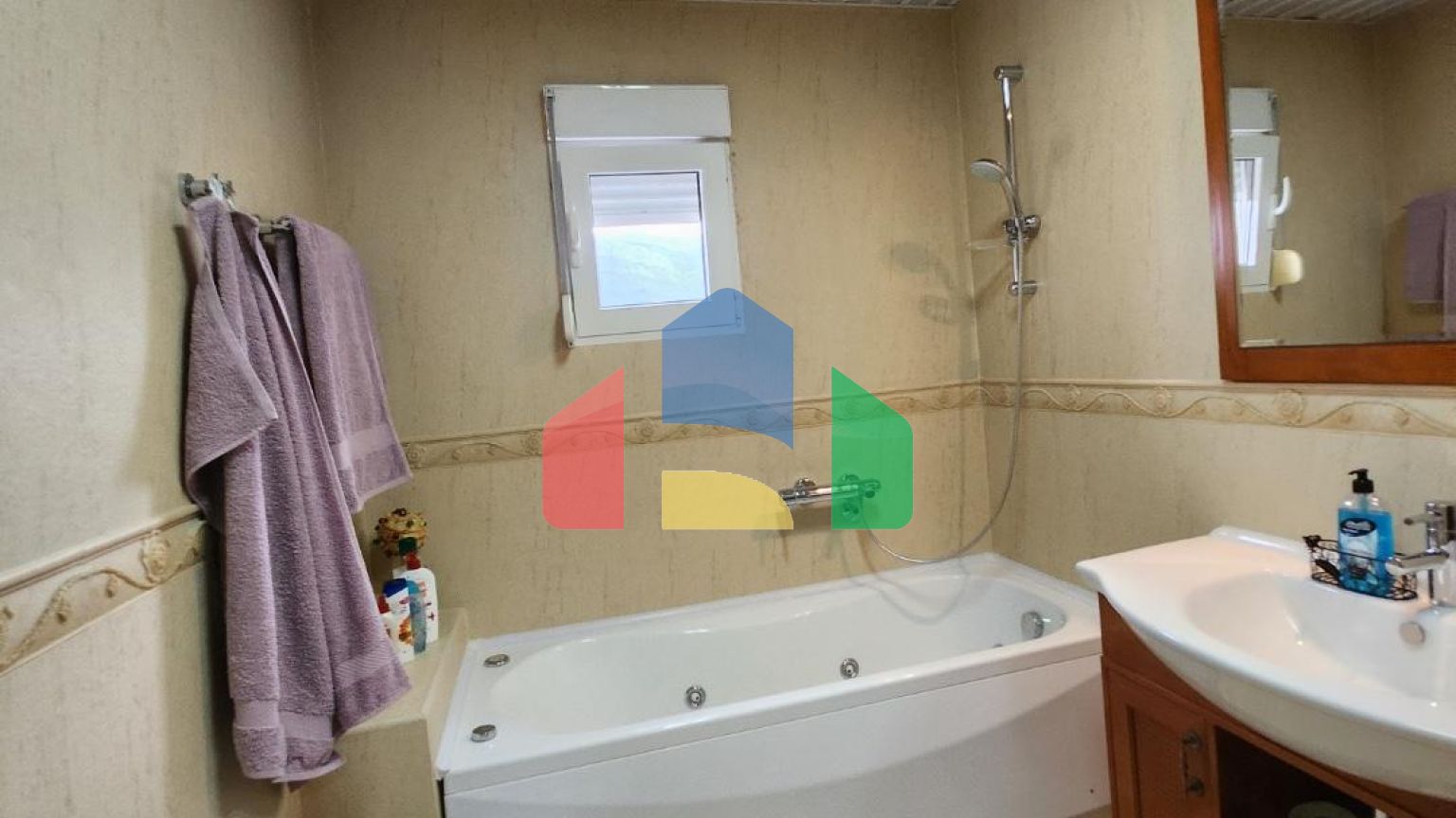 Просторная квартира в центре города Бар