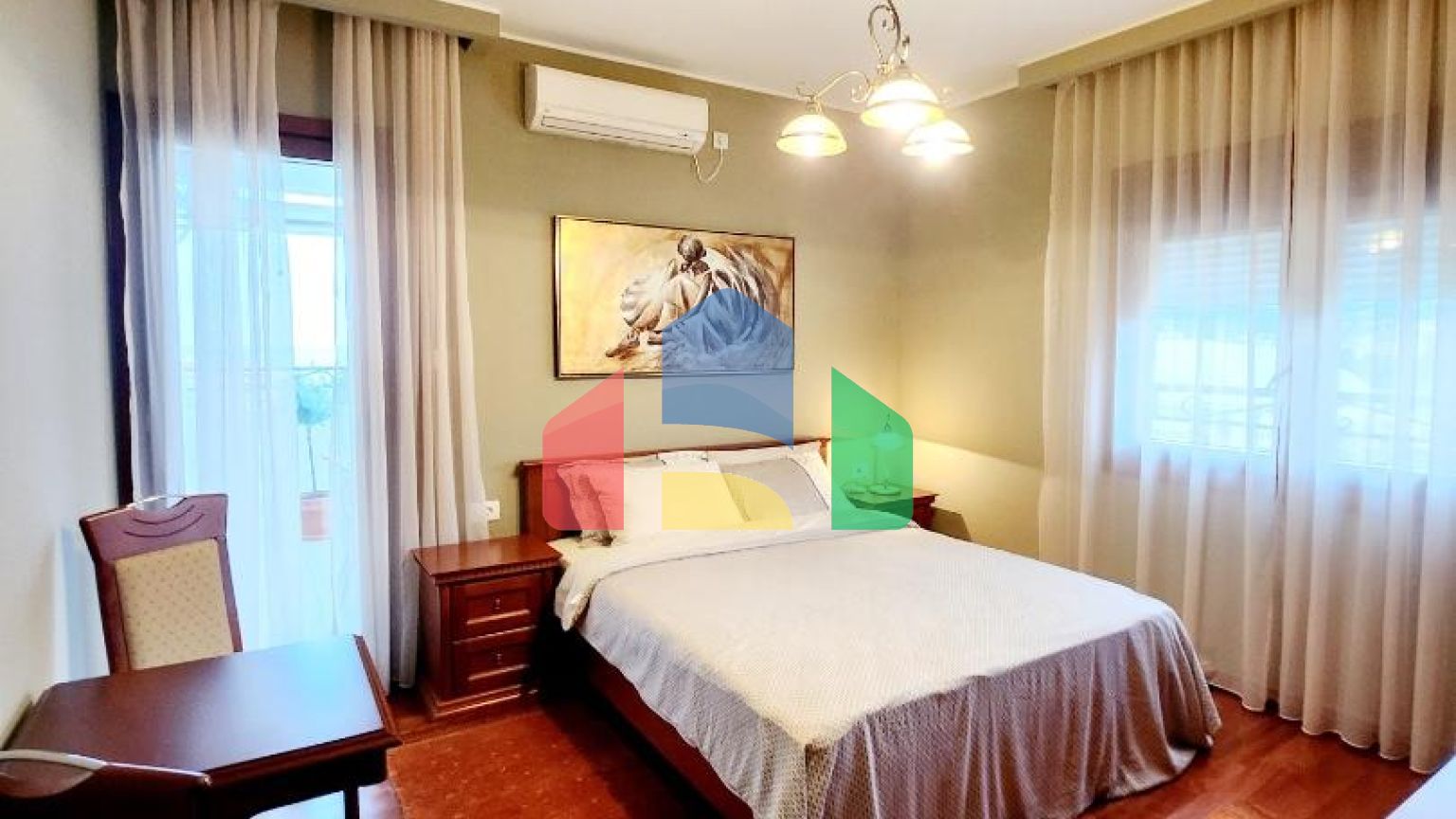 Просторная квартира в центре города Бар