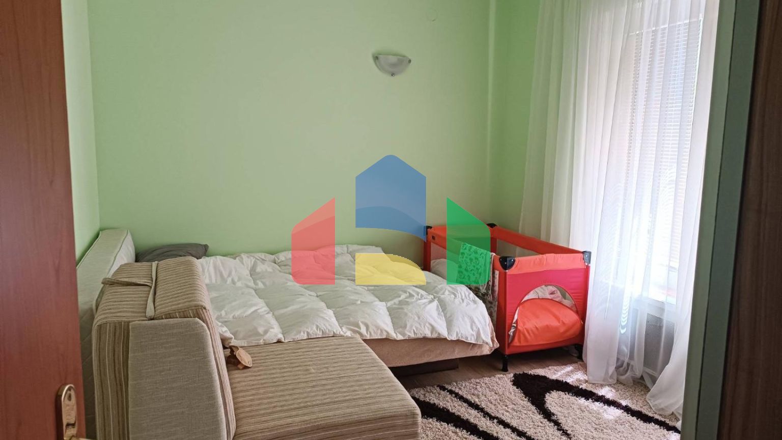 Таунхаус в комплексе с бассейном в живописном месте Зупцы в городе Бар.