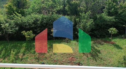 Таунхаус в комплексе с бассейном в живописном месте Зупцы в городе Бар.