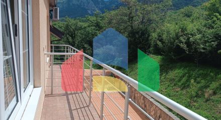 Таунхаус в комплексе с бассейном в живописном месте Зупцы в городе Бар.