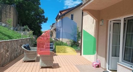 Таунхаус в комплексе с бассейном в живописном месте Зупцы в городе Бар.