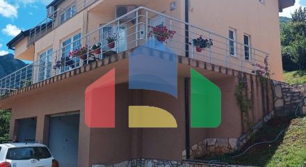 Таунхаус в комплексе с бассейном в живописном месте Зупцы в городе Бар.