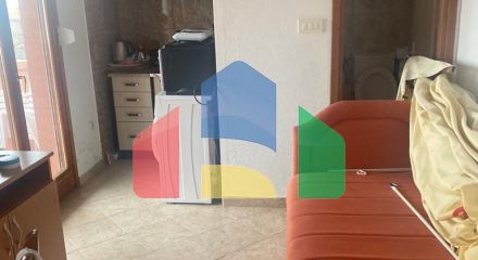 Дом с апартаментами в Шушани с видом на море