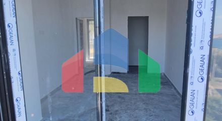 Двухэтажный семейный новый дом