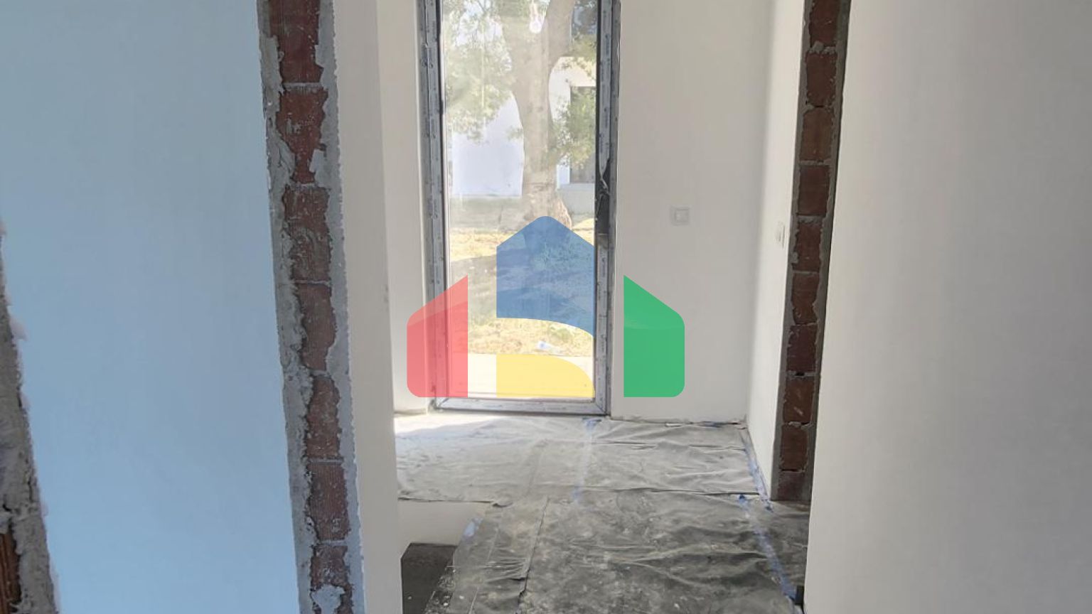 Двухэтажный семейный новый дом