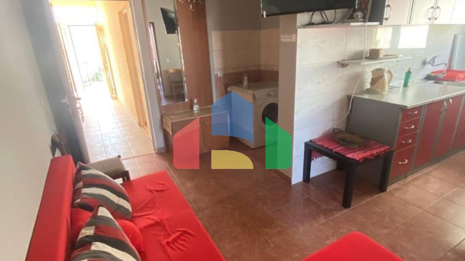 Продается апарт-отель в Шушани г.Бар. 300м от моря.