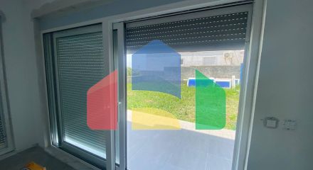 Продается новый видовой трехэтажный дом в Баре