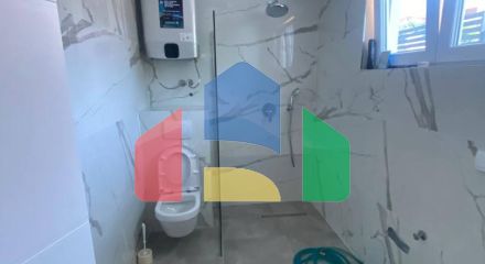 Продается новый видовой трехэтажный дом в Баре