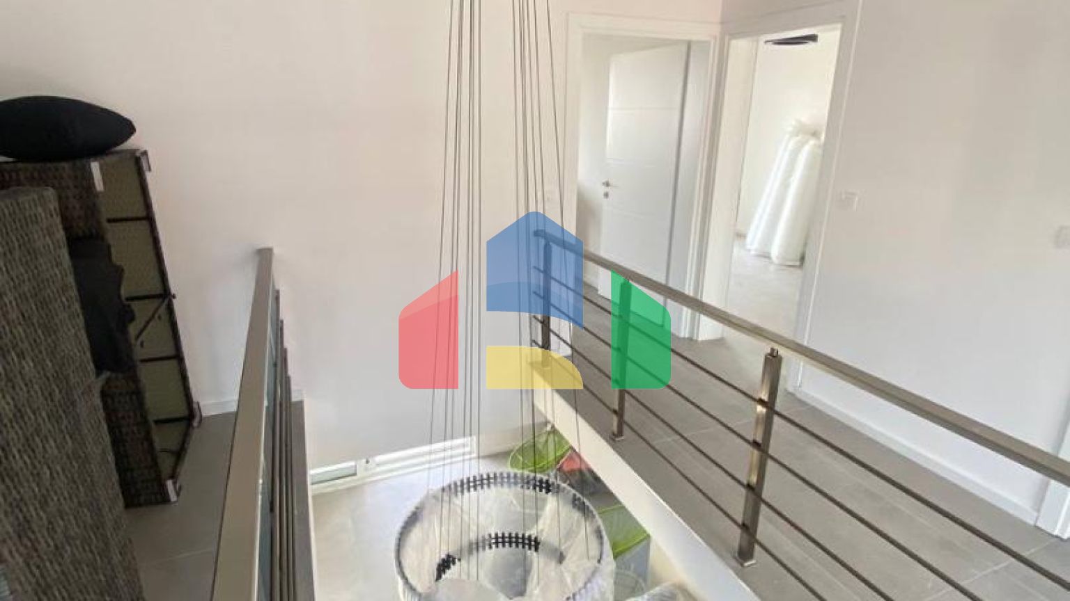 Продается новый видовой трехэтажный дом в Баре