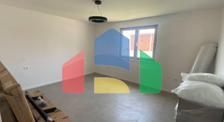 Продается новый видовой трехэтажный дом в Баре