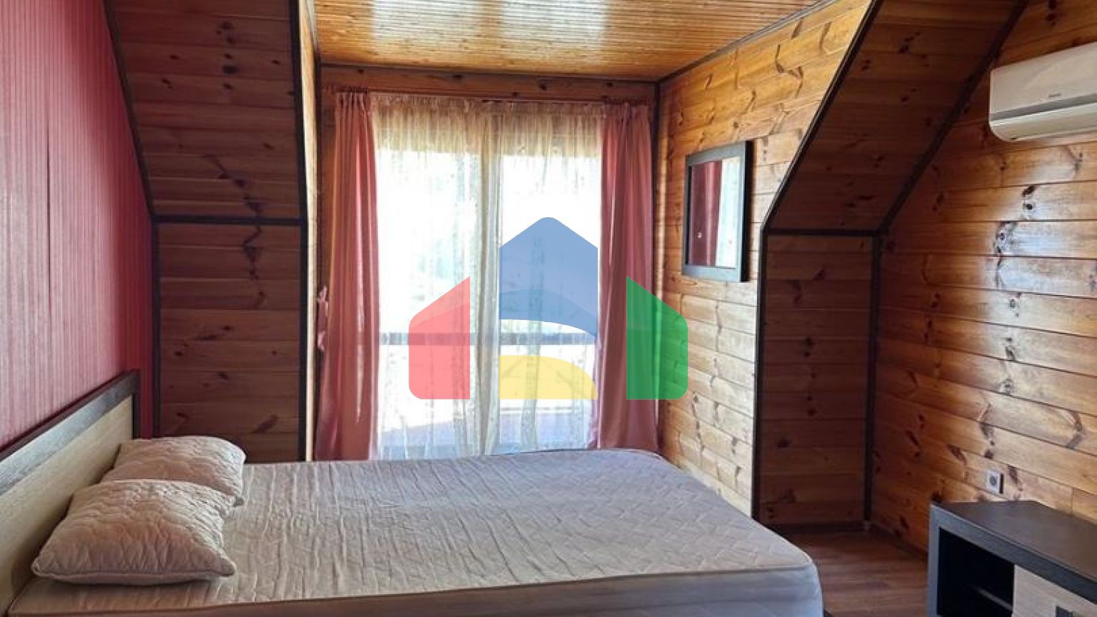 Дизайнерская вилла в Ратаце, Бар