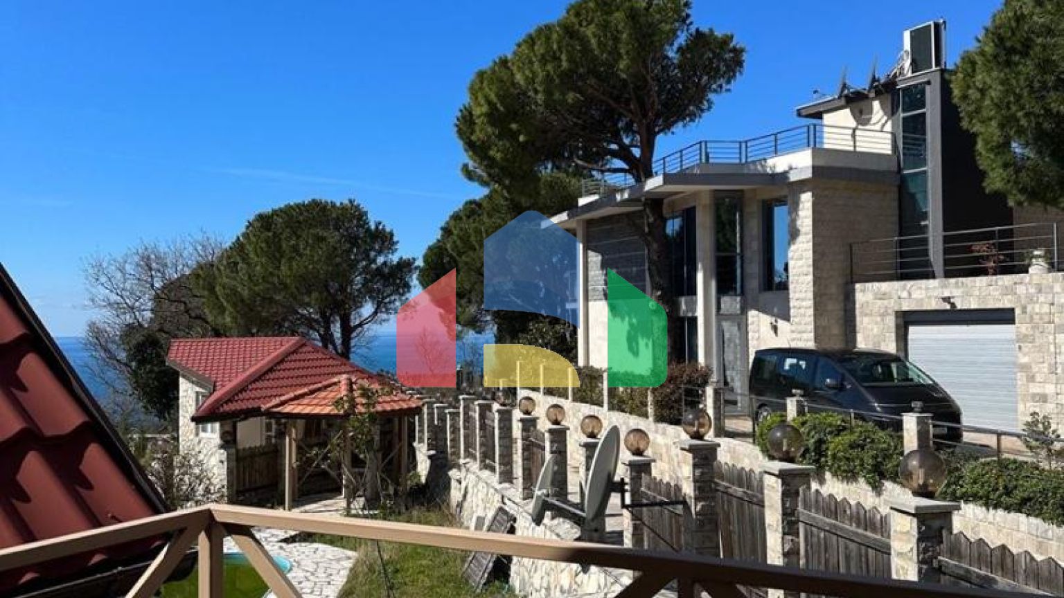 Дизайнерская вилла в Ратаце, Бар