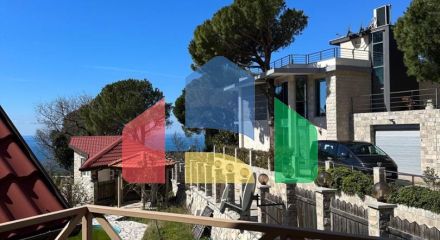 Дизайнерская вилла в Ратаце, Бар