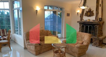 Вилла в сосновой роще с прекрасным видом на море в Зеленом поясе.