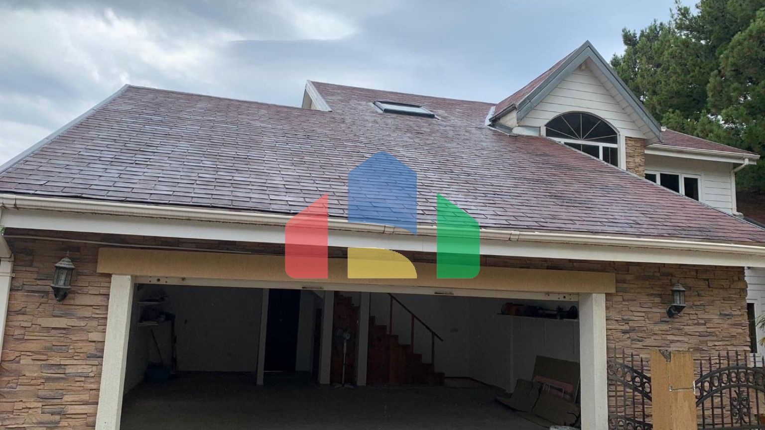 Вилла в сосновой роще с прекрасным видом на море в Зеленом поясе.