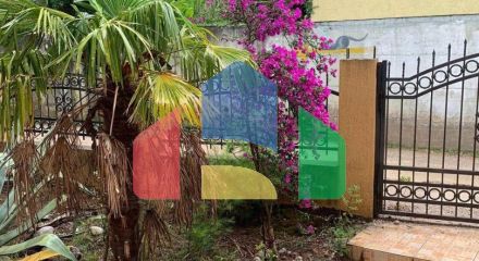 Вилла в сосновой роще с прекрасным видом на море в Зеленом поясе.