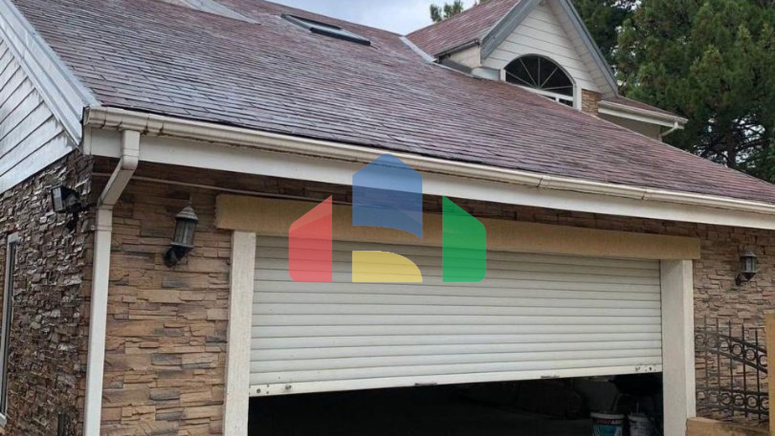 Вилла в сосновой роще с прекрасным видом на море в Зеленом поясе.