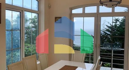 Вилла в сосновой роще с прекрасным видом на море в Зеленом поясе.