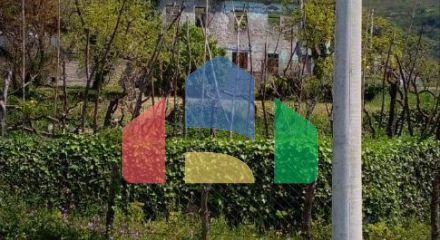 Large plot of land with rubble and sea views in Zalevo.