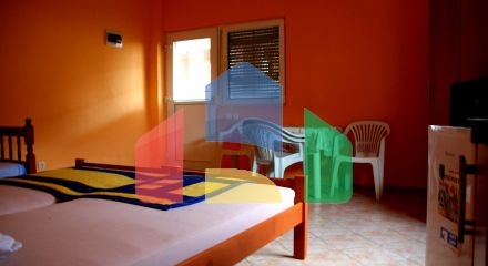 Большой трёхэтажный дом в Шушани, Бар