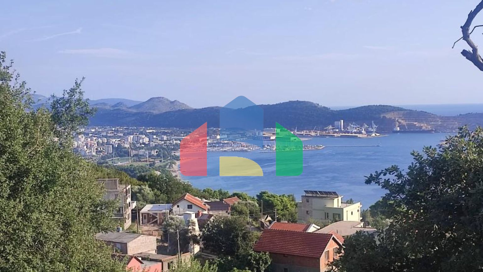 Дом в Баре в с панорамным видом на море и порт