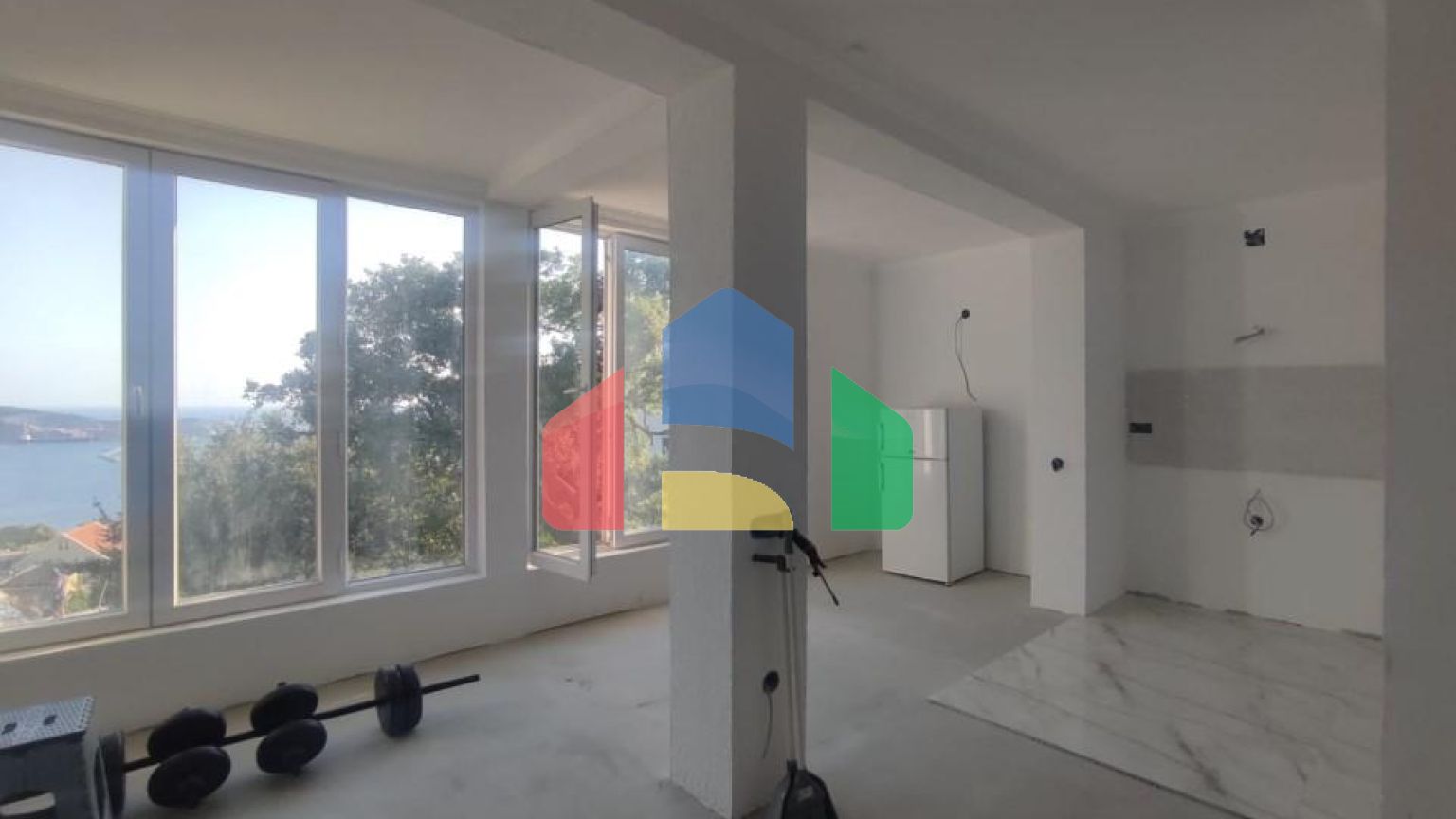 Дом в Баре в с панорамным видом на море и порт