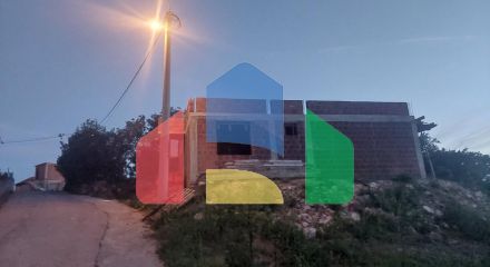 Строящийся кирпичный дом с участком в Баре, Зупци.