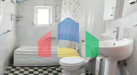Просторная квартира с 3 спальнями в центре Бара.