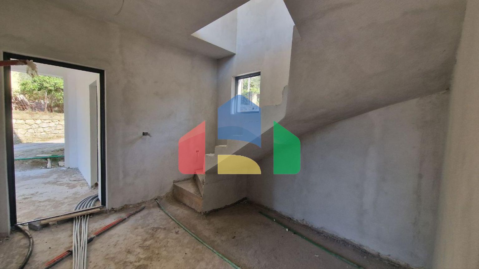 Новая двухэтажная вилла  в маслиновой роще в городе Бар