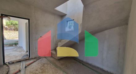 Новая двухэтажная вилла  в маслиновой роще в городе Бар