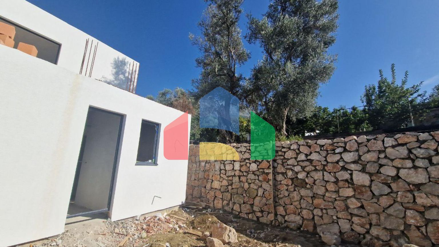 Новая двухэтажная вилла  в маслиновой роще в городе Бар