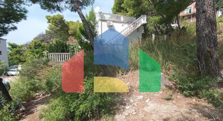 Plot with sea views, 5 minutes walk to the beach in the Green Belt.