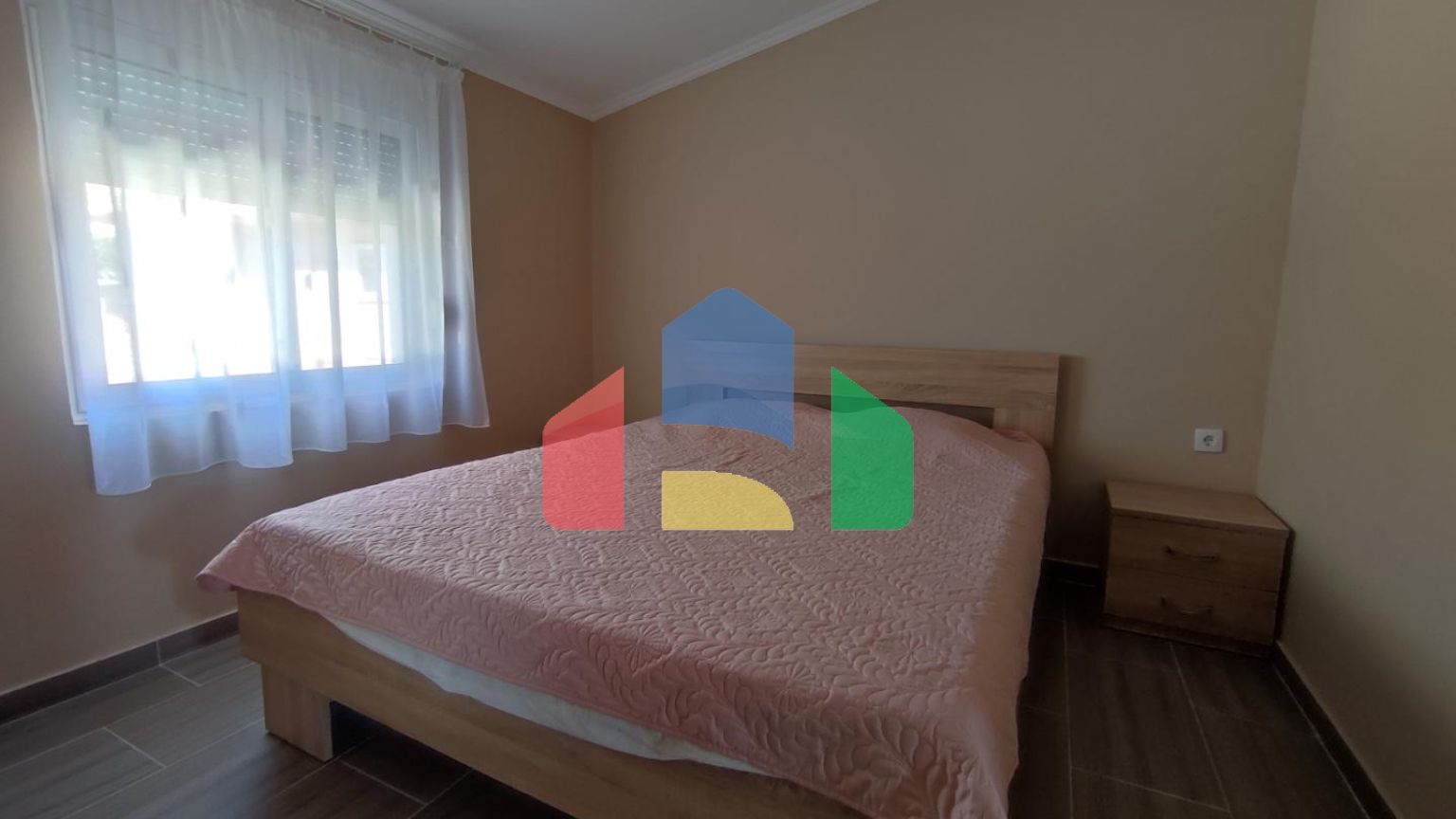 Дом с двумя раздельными квартирами в Баре, район Шушань