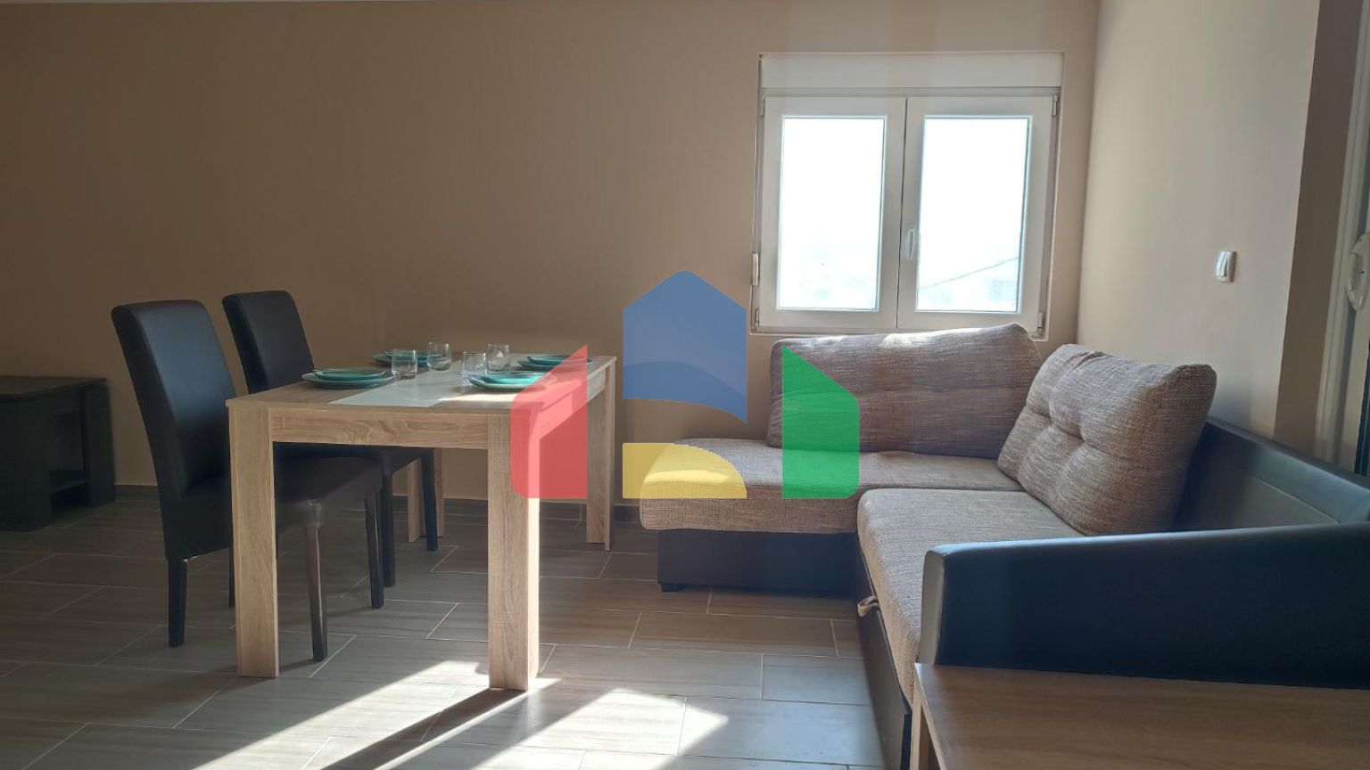 Дом с двумя раздельными квартирами в Баре, район Шушань