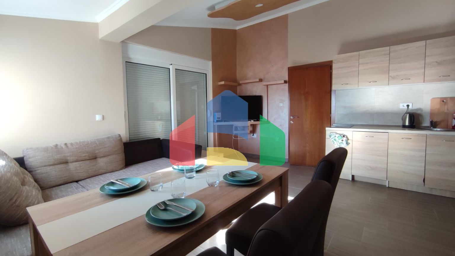 Дом с двумя раздельными квартирами в Баре, район Шушань