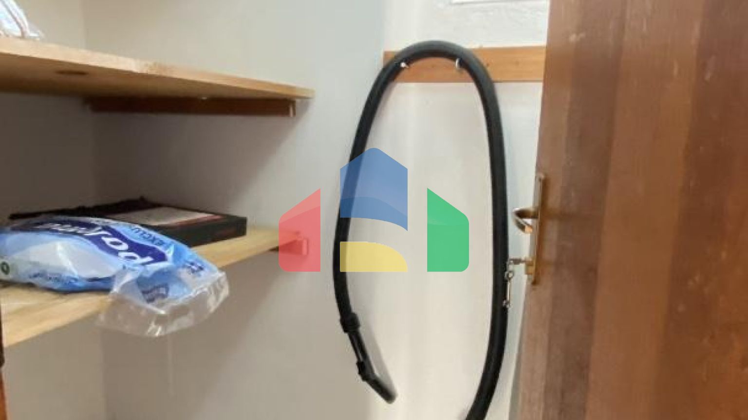 Двухэтажный дом с участком в районе Илино, Бар.