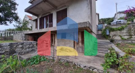Трехэтажный дом с участком в районе Шушань, Бар.