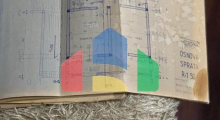 Трехэтажный дом с участком в районе Шушань, Бар.